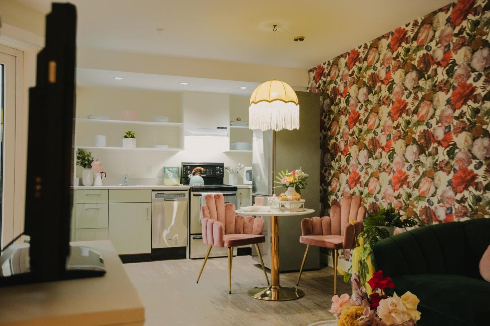 The Garden Room At Waddington Flats Victoria Bagian luar foto